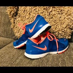 Nike women’s sneakers size 7.5